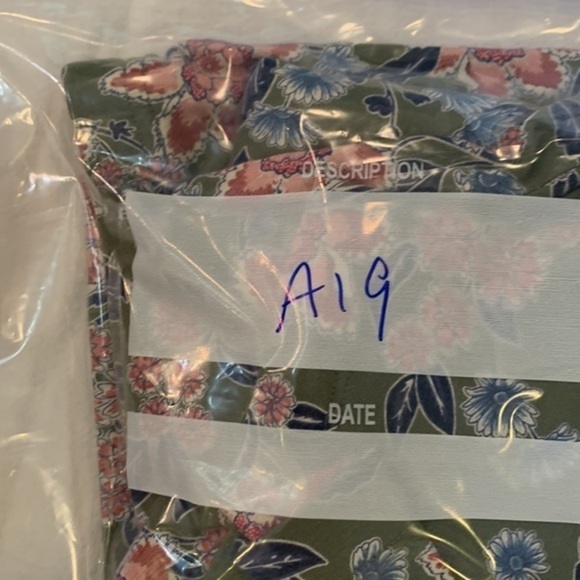 FREE w/any purchase old navy cotton stretch leggings - Picture 7 of 7